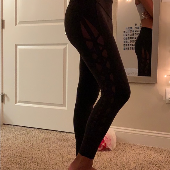 Lululemon black leggings - Picture 3 of 5